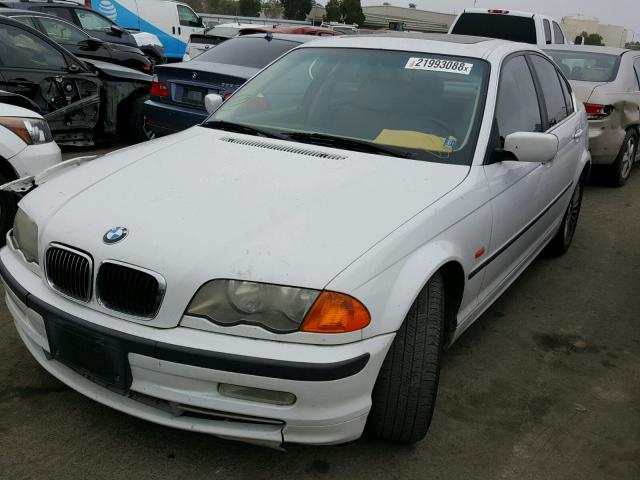 WBAAV53461FJ64267 - 2001 BMW 330 I WHITE photo 2