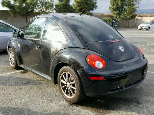3VWPG3AG4AM020951 - 2010 VOLKSWAGEN NEW BEETLE შავი ფოტო 3
