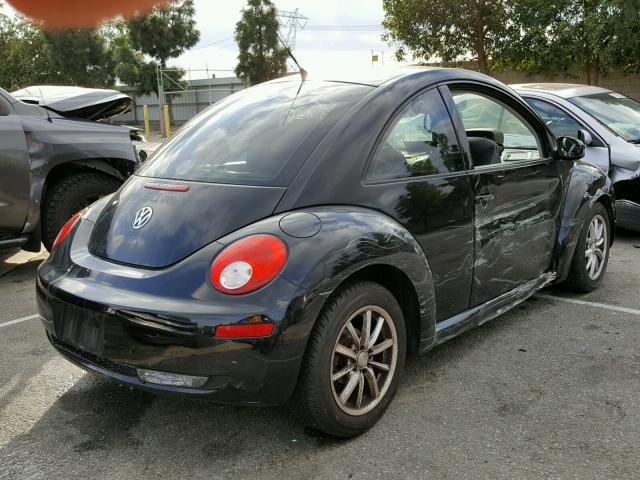 3VWPG3AG4AM020951 - 2010 VOLKSWAGEN NEW BEETLE შავი ფოტო 4