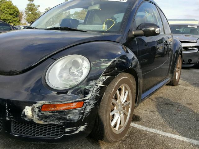 3VWPG3AG4AM020951 - 2010 VOLKSWAGEN NEW BEETLE შავი ფოტო 9