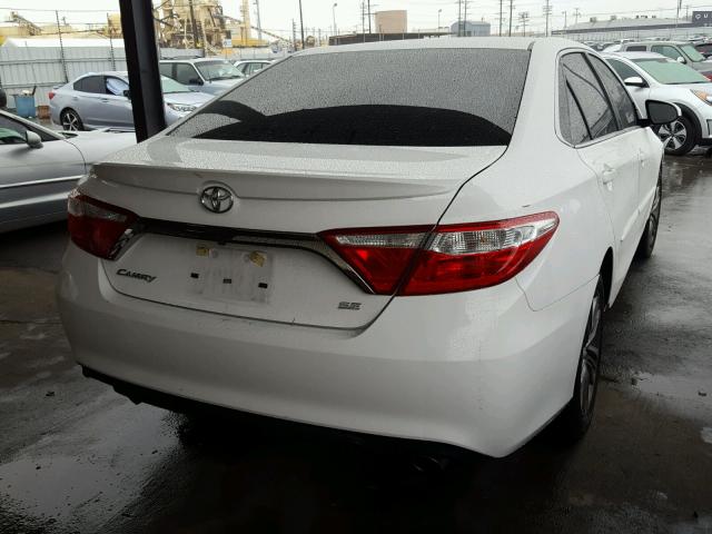 4T1BF1FKXHU402047 - 2017 TOYOTA CAMRY LE 白色 照片 4