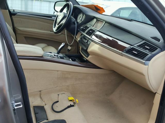 5UXFE43539L266083 - 2009 BMW X5 XDRIVE3 ოქროსფერი ფოტო 5