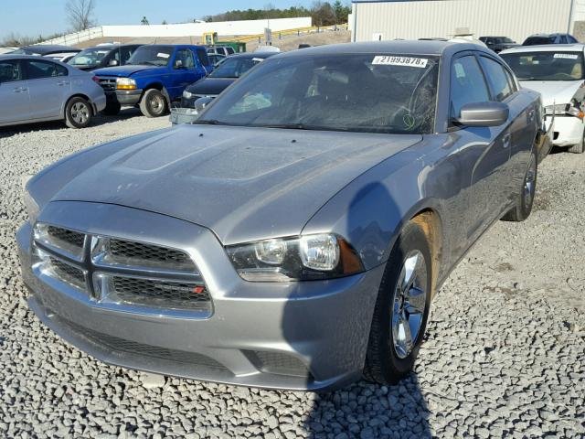 2C3CDXBG5DH636603 - 2013 DODGE CHARGER SE SILVER photo 2