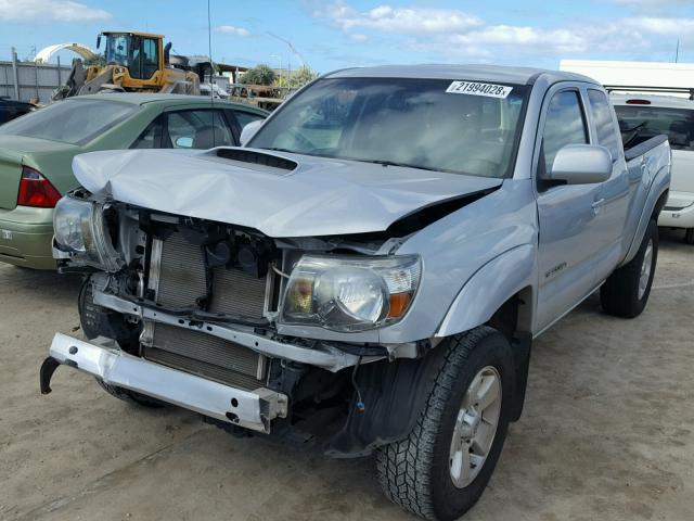 5TETU4GNXAZ719591 - 2010 TOYOTA TACOMA PRE SILVER photo 2