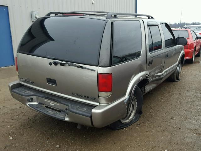 1GNDT13W9Y2186109 - 2000 CHEVROLET BLAZER GOLD photo 4