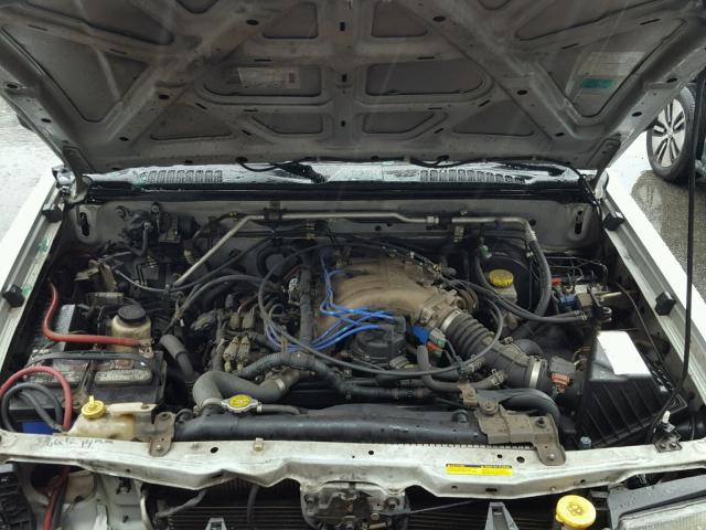 5N1ED28Y81C529191 - 2001 NISSAN XTERRA XE SILVER photo 7