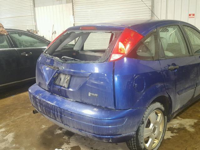 3FAFP37N65R100321 - 2005 FORD FOCUS ZX5 BLUE photo 9