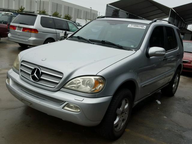 4JGAB57E34A494072 - 2004 MERCEDES-BENZ ML 350 SILVER photo 2