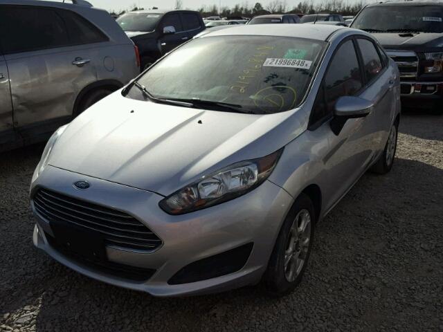 3FADP4BJ4GM104479 - 2016 FORD FIESTA SE SILVER photo 2