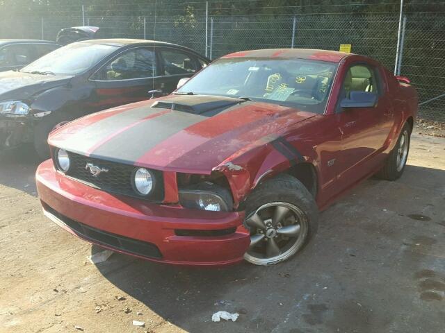 1ZVFT82H565112630 - 2006 FORD MUSTANG GT RED photo 2