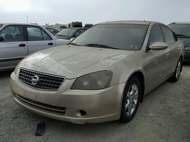 1N4AL11D65C138561 - 2005 NISSAN ALTIMA S GOLD photo 2