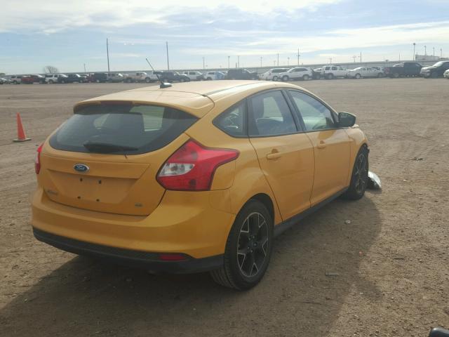 1FAHP3K21CL129307 - 2012 FORD FOCUS SE YELLOW photo 4