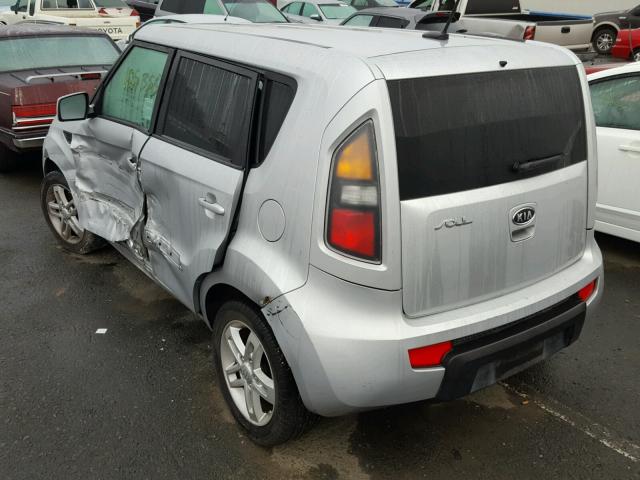 KNDJT2A23B7712679 - 2011 KIA SOUL + SILVER photo 3