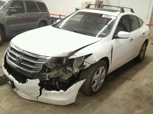 5J6TF2H5XBL007086 - 2011 HONDA ACCORD CRO WHITE photo 2