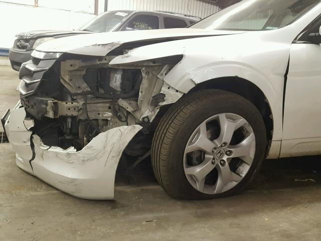 5J6TF2H5XBL007086 - 2011 HONDA ACCORD CRO WHITE photo 9