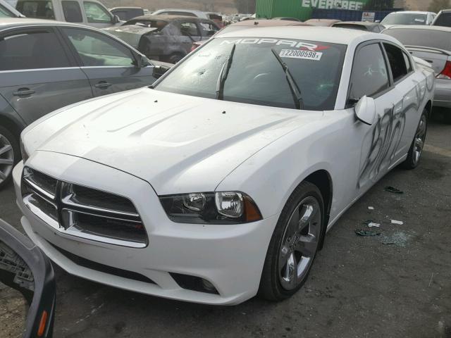 2C3CDXHGXDH722559 - 2013 DODGE CHARGER SX WHITE photo 2