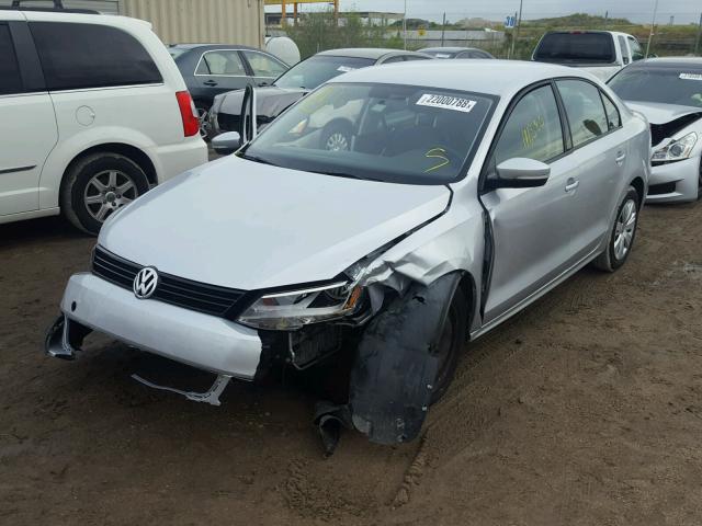 3VWDZ7AJ6BM340872 - 2011 VOLKSWAGEN JETTA SE SILVER photo 2