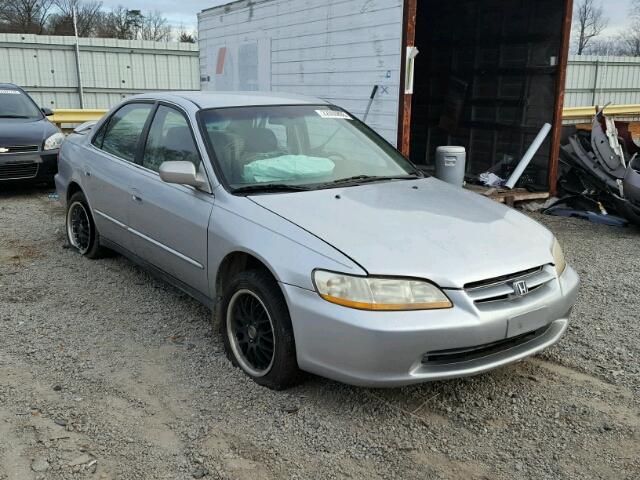 1HGCG5645XA045313 - 1999 HONDA ACCORD LX SILVER photo 1