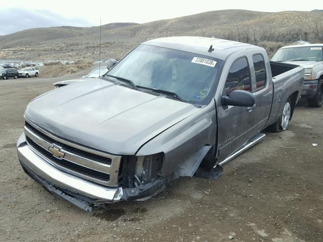 1GCEC19J27Z508314 - 2007 CHEVROLET SILVERADO SILVER photo 2