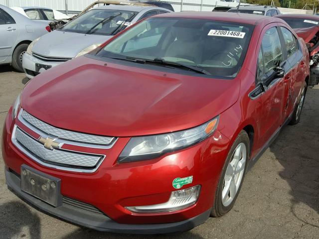 1G1RH6E45DU106689 - 2013 CHEVROLET VOLT MAROON photo 2