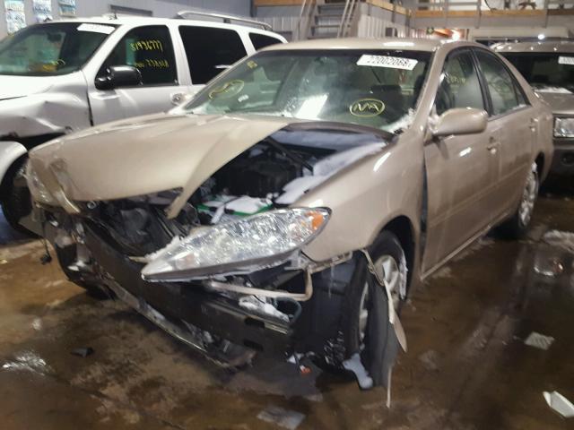 4T1BE32K45U596087 - 2005 TOYOTA CAMRY LE BEIGE photo 2