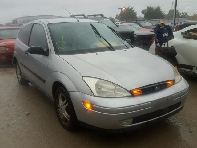 3FAFP3131YR173172 - 2000 FORD FOCUS ZX3 SILVER photo 1