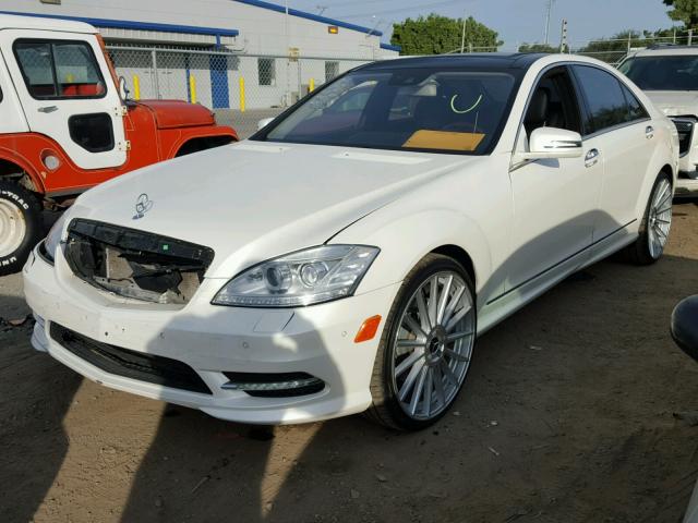 WDDNG9EB6DA531094 - 2013 MERCEDES-BENZ S 550 4MAT WHITE photo 2