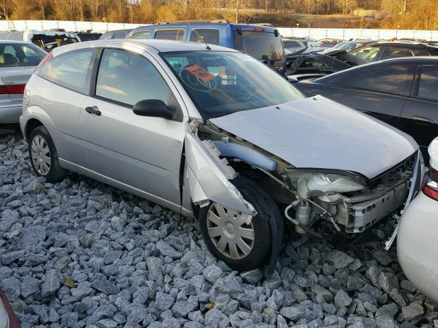 3FAFP31N15R118010 - 2005 FORD FOCUS ZX3 SILVER photo 1