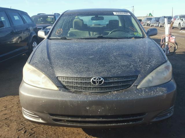4T1BE32K14U837375 - 2004 TOYOTA CAMRY LE GRAY photo 9