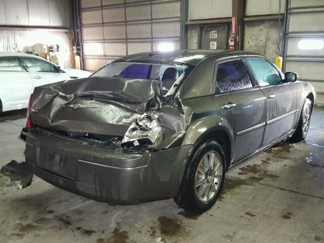 2C3CK5CV0AH262713 - 2010 CHRYSLER 300 TOURIN GRAY photo 4