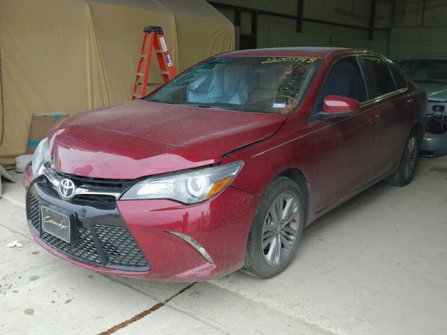 4T1BF1FK0FU935103 - 2015 TOYOTA CAMRY LE RED photo 2