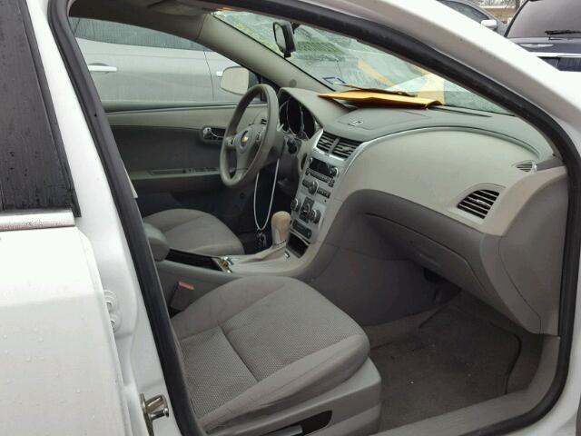1G1ZB5E1XBF396981 - 2011 CHEVROLET MALIBU LS WHITE photo 5