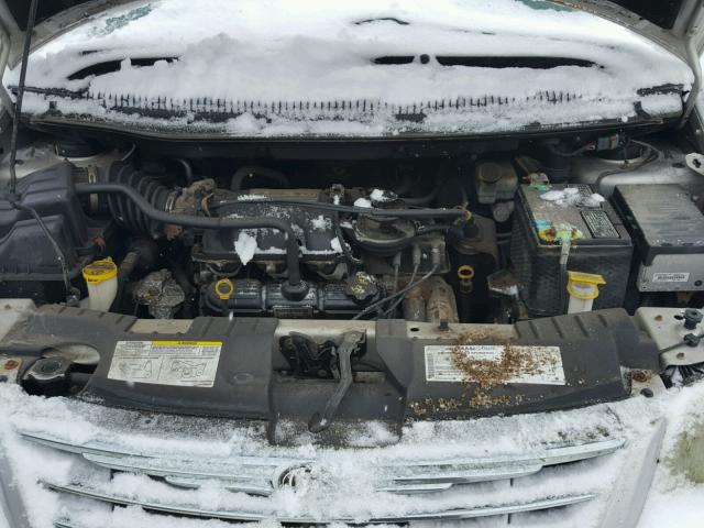 2C8GP64L25R186847 - 2005 CHRYSLER TOWN & COU SILVER photo 7