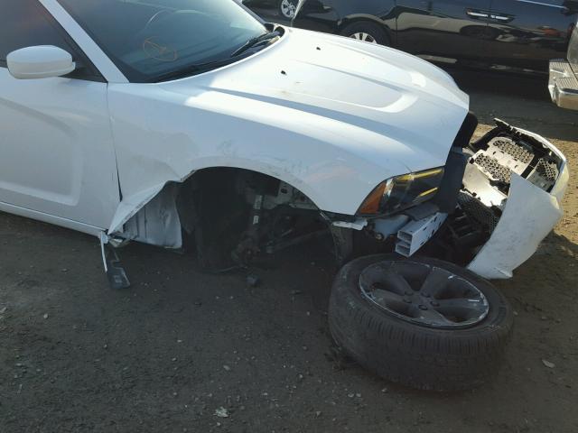 2C3CDXBG0EH342432 - 2014 DODGE CHARGER SE WHITE photo 9