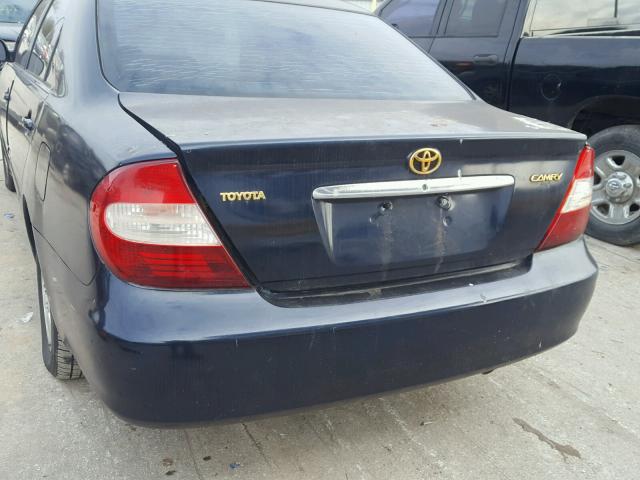 4T1BE30K72U556147 - 2002 TOYOTA CAMRY LE ლურჯი ფოტო 9