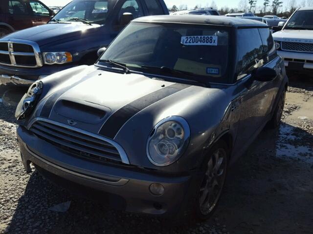 WMWRE33516TL22278 - 2006 MINI COOPER S BLACK photo 2