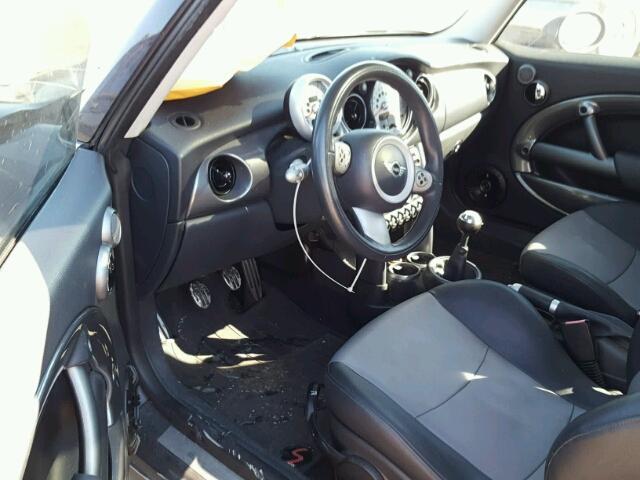 WMWRE33516TL22278 - 2006 MINI COOPER S BLACK photo 9