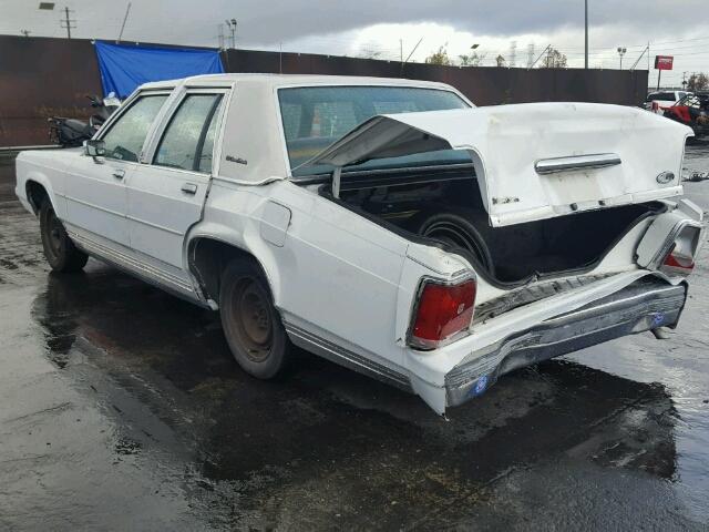 2FABP73F3KX166813 - 1989 FORD CROWN VICT WHITE photo 3