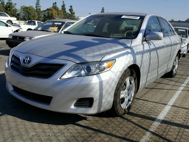 4T1BF3EK1AU005023 - 2010 TOYOTA CAMRY BASE SILVER photo 2