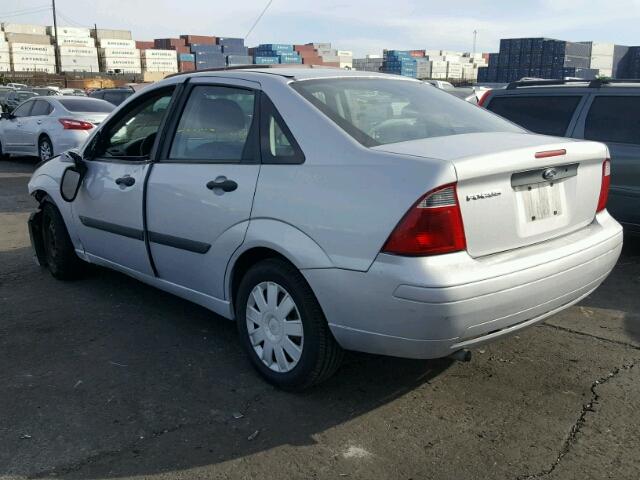 1FAFP34N07W312412 - 2007 FORD FOCUS ZX4 SILVER photo 3