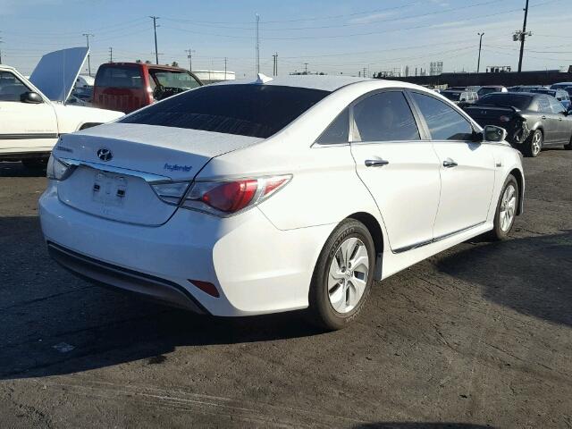 KMHEC4A41FA138652 - 2015 HYUNDAI SONATA HYB WHITE photo 4