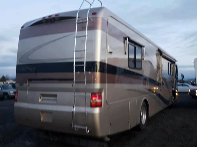 1RF12564822021569 - 2002 ROADMASTER RAIL MONOCOQUE Crème photo 4