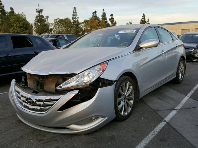 5NPEC4AC5BH282588 - 2011 HYUNDAI SONATA SE SILVER photo 2