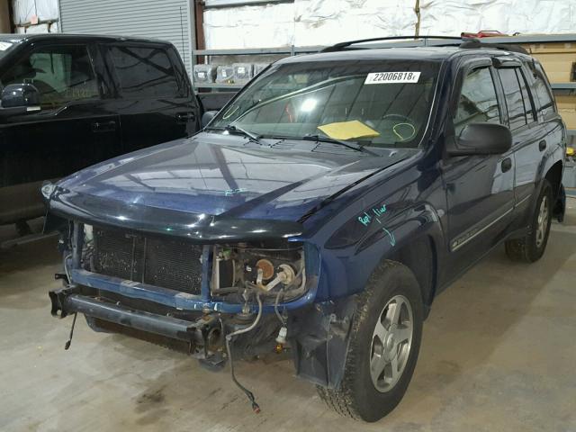 1GNDT13S922134175 - 2002 CHEVROLET TRAILBLAZE BLUE photo 2