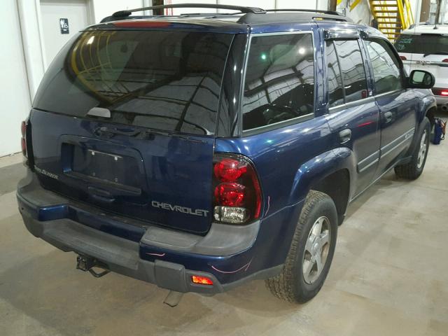 1GNDT13S922134175 - 2002 CHEVROLET TRAILBLAZE BLUE photo 4