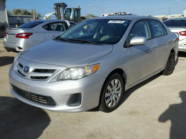 2T1BU4EE1CC756746 - 2012 TOYOTA COROLLA BA GRAY photo 2