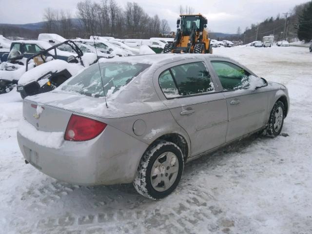 1G1AK52F757502458 - 2005 CHEVROLET COBALT GRAY photo 4