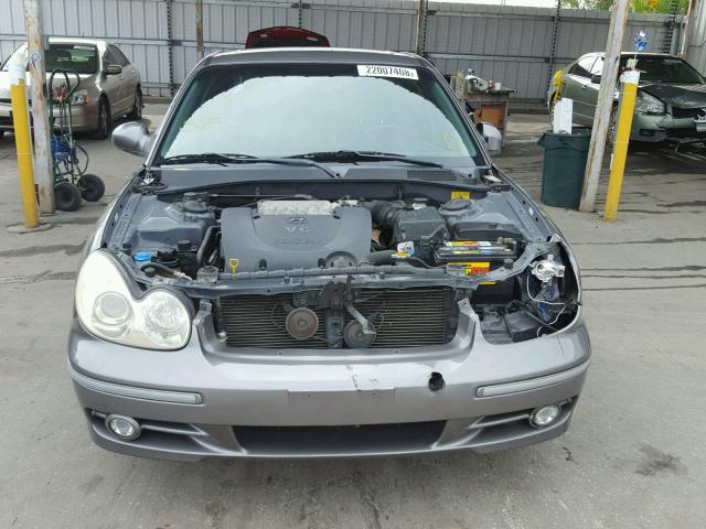 KMHWF35H84A946111 - 2004 HYUNDAI SONATA GLS GRAY photo 9