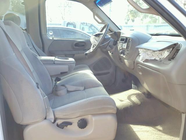 1FTZX17251NB89023 - 2001 FORD F150 WHITE photo 5