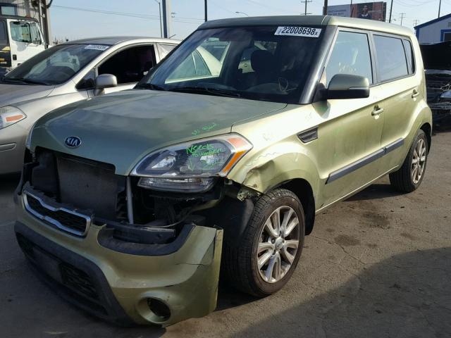 KNDJT2A63C7436735 - 2012 KIA SOUL + GREEN photo 2